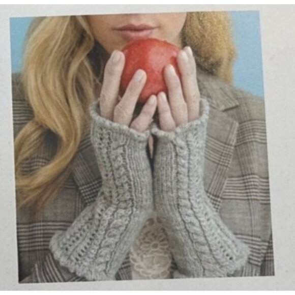 60 More Quick Knits Book With Patterns For Hats Scarves Mittens - Picture 3 of 10